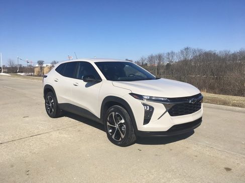 New 2026 Chevrolet Trax RS image 1