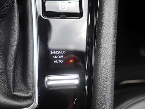 New 2026 Jeep Compass Latitude AWD/4WD image 16