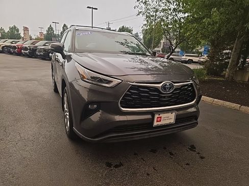 Used 2021 Toyota Highlander Limited AWD/4WD image 9