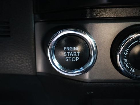 Used 2020 Toyota Tacoma TRD Off-Road AWD/4WD image 29