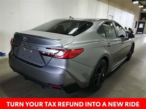 Used 2025 Toyota Camry SE image 18
