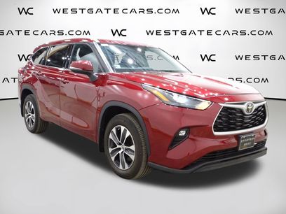 Used 2022 Toyota Highlander XLE