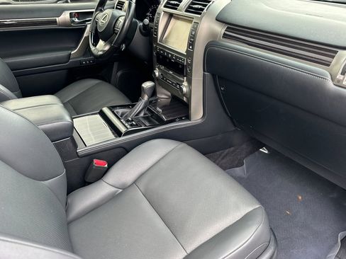 Used 2020 Lexus GX 460 Premium image 19