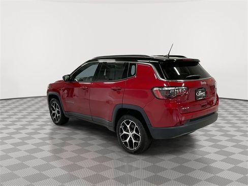 Used 2024 Jeep Compass Limited image 7