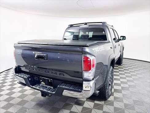 Certified 2022 Toyota Tacoma TRD Off-Road w/ Black Out Package (TMS) AWD/4WD image 7