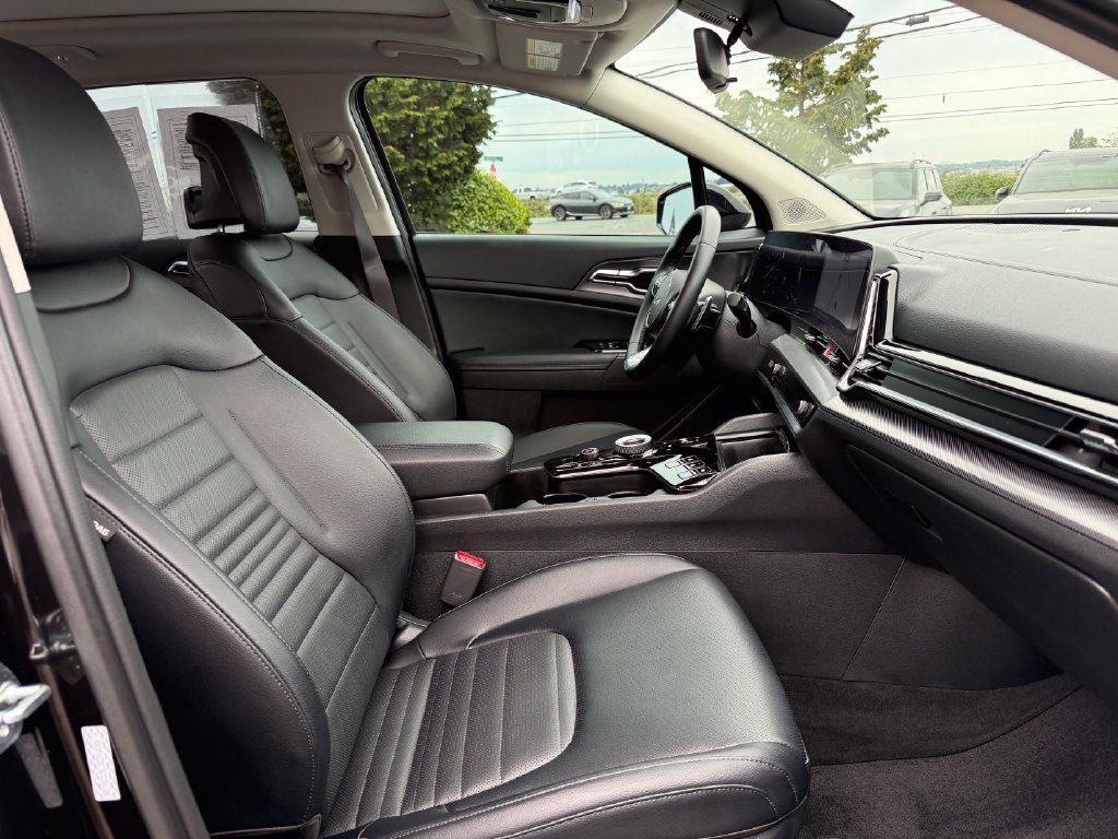 Certified 2025 Kia Sportage SX Prestige AWD/4WD image 12