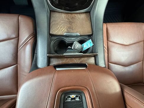 Used 2018 Cadillac Escalade ESV Premium Luxury RWD image 11