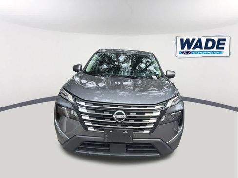 Used 2024 Nissan Rogue SV AWD/4WD image 2