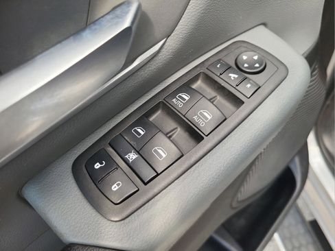 Used 2023 RAM 1500 Big Horn AWD/4WD image 16