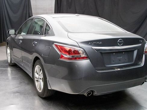 Used 2015 Nissan Altima 2.5 SV w/ Convenience Package image 10