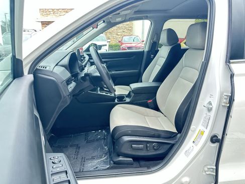 Used 2025 Honda CR-V EX image 2
