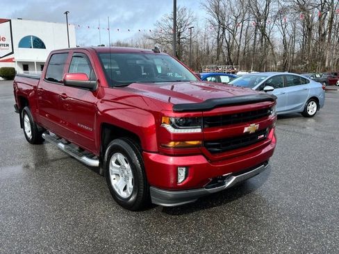 Used 2018 Chevrolet Silverado 1500 LT w/ All Star Edition image 23
