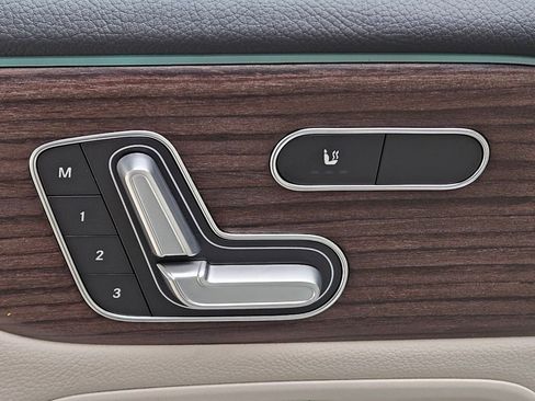 New 2026 Mercedes-Benz GLB 250 4MATIC image 18