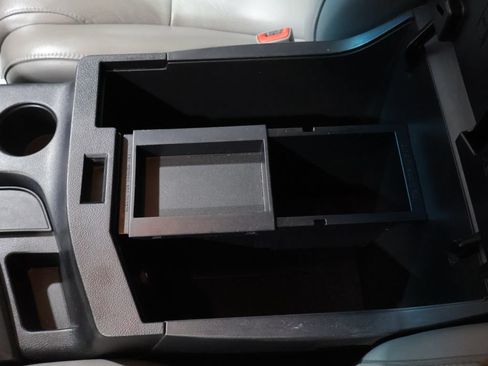 Used 2013 Toyota Sequoia Platinum AWD/4WD image 31