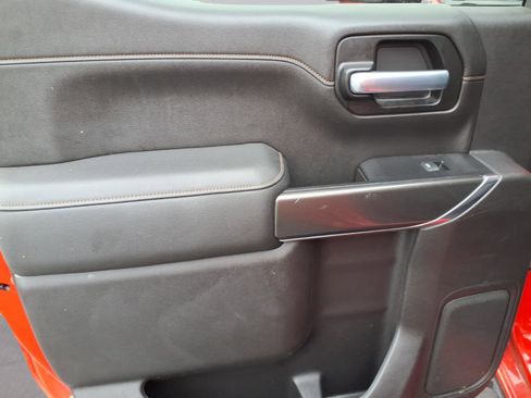 Used 2021 GMC Sierra 1500 AT4 w/ Off-Road Performance Package image 11