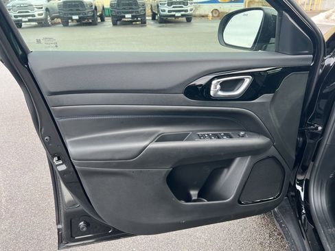 New 2026 Jeep Compass Limited image 18