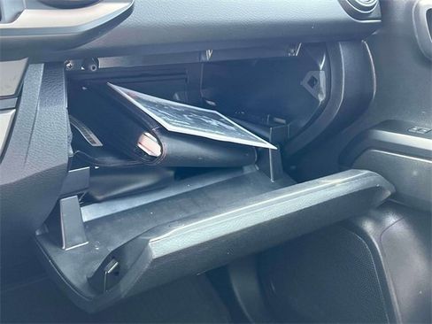 Used 2022 Toyota Tacoma SR image 33