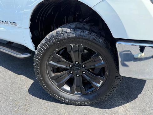 Used 2018 Nissan Titan SV w/ SV Convenience Package image 46