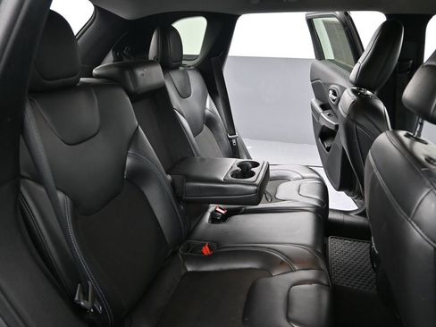 Used 2020 Jeep Cherokee Latitude Plus w/ Comfort/Convenience Group image 26