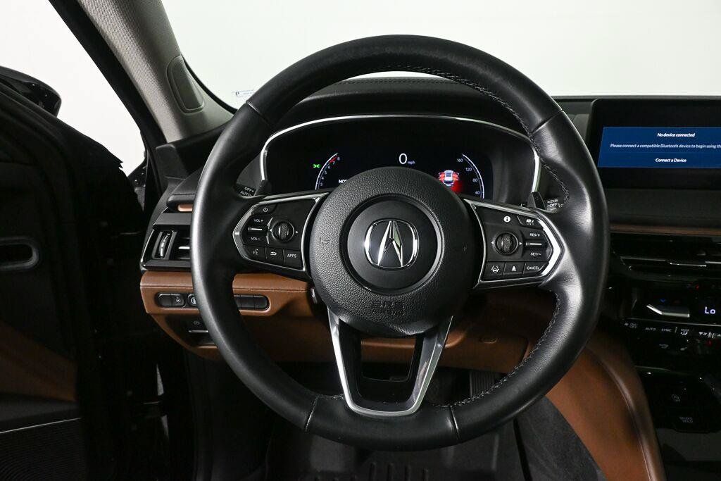 Used 2023 Acura MDX w/ Technology Package FWD image 3