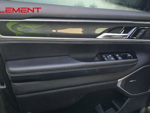 Used 2023 Jeep Wagoneer 4WD image 17