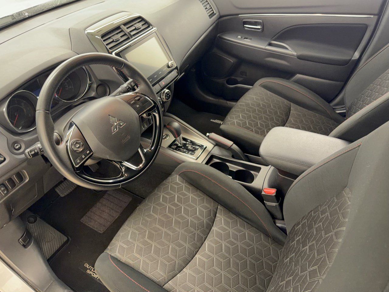 Used 2025 Mitsubishi Outlander Sport LE AWD/4WD image 4