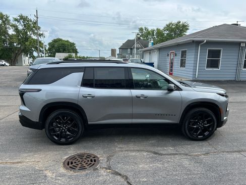 Used 2025 Chevrolet Traverse RS w/ LPO, Floor Liner Package AWD/4WD image 8
