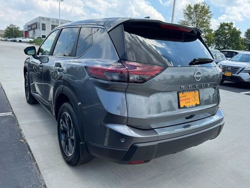 Used 2025 Nissan Rogue SV image 5