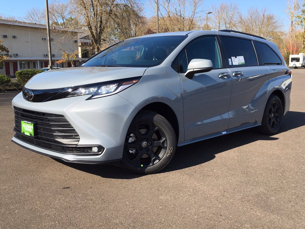 New 2026 Toyota Sienna XLE Woodland Edition AWD/4WD image 1