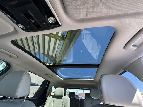 Used 2023 Kia Sorento EX w/ Panoramic Sunroof Package image 30