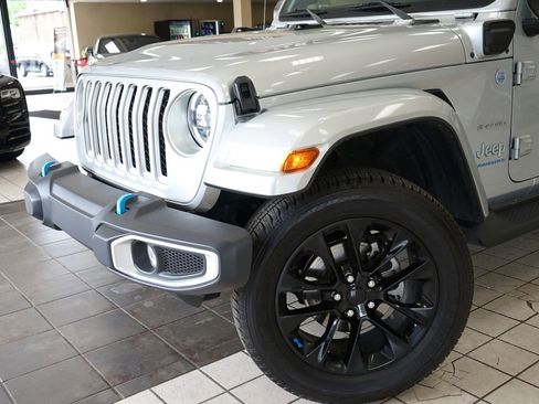 Used 2023 Jeep Wrangler Unlimited Sahara AWD/4WD image 22