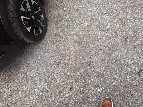 Used 2025 Nissan Kicks SR FWD image 3