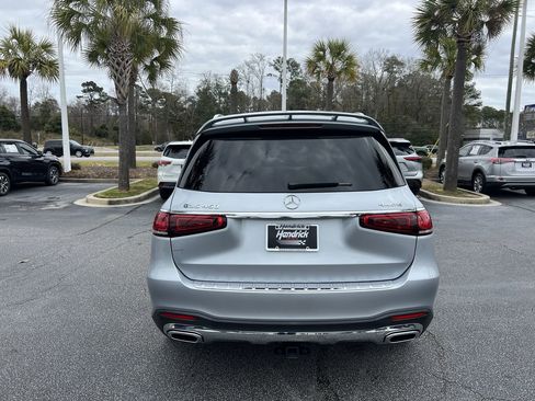 Used 2023 Mercedes-Benz GLS 450 4MATIC image 9