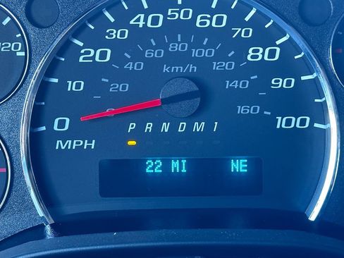 Used 2025 Chevrolet Express 2500 Extended w/ Communications Package image 4