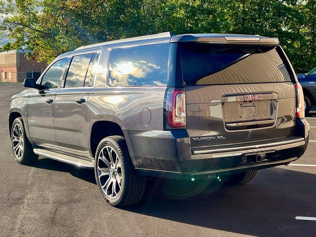 Used 2016 GMC Yukon XL SLE w/ Convenience Package RWD image 4