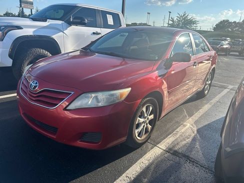 Used 2011 Toyota Camry LE w/ LE Extra-Value Pkg FWD image 1