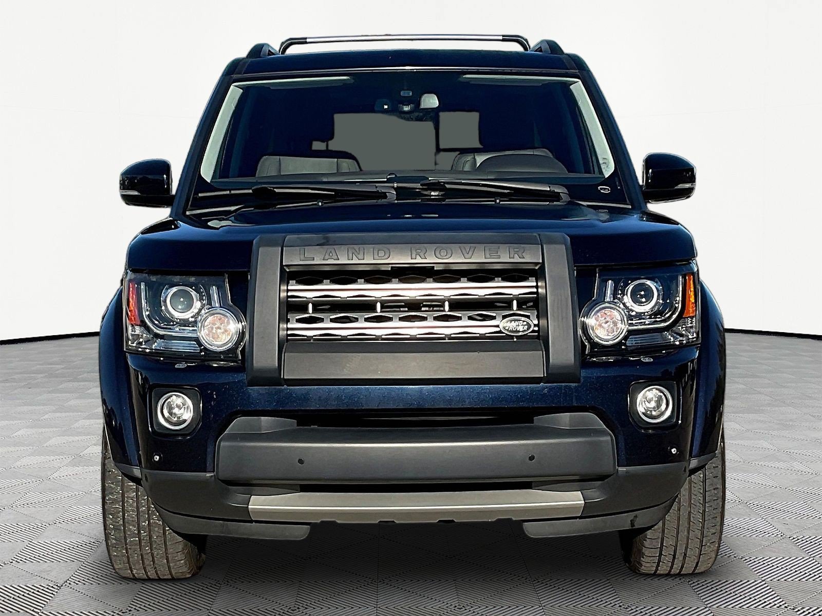 Used 2014 Land Rover LR4 HSE LUX AWD/4WD image 2