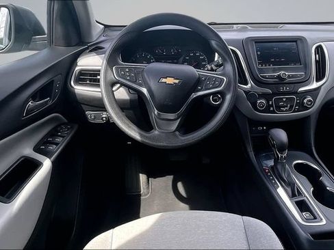 Used 2022 Chevrolet Equinox LS FWD image 8