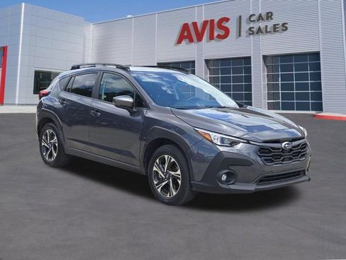 Used 2025 Subaru Crosstrek 2.5i Premium AWD/4WD image 3
