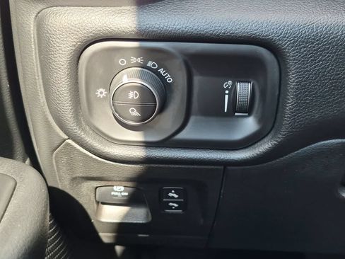 Used 2020 RAM 1500 Big Horn AWD/4WD image 26