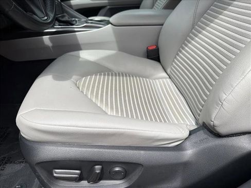 Used 2024 Toyota Camry SE FWD image 12