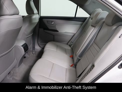 Used 2015 Toyota Camry XLE image 16