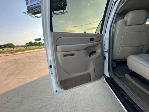 Used 2005 Chevrolet Avalanche Z66 w/ Sun And Sound Package image 27