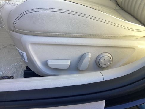 New 2026 Genesis G70 2.5T Prestige image 20