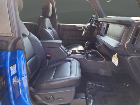 New 2025 Ford Bronco Badlands w/ Sasquatch Package AWD/4WD image 40