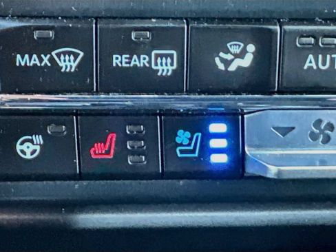 Used 2025 Ford F150 Raptor AWD/4WD image 23