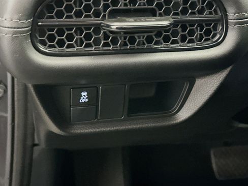 Used 2023 Honda HR-V LX image 17