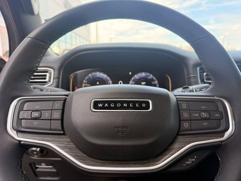 Used 2024 Jeep Wagoneer Series II w/ Flexible Seating Group image 22