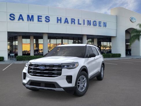 New 2026 Ford Explorer Active RWD image 2
