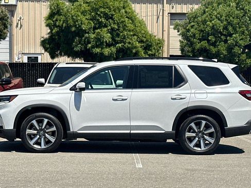 New 2025 Honda Pilot Elite image 7